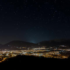 Panorama notturno della vallata feltrina